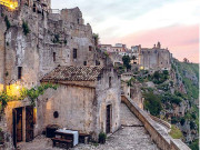 قصبے میں رہائش اختیار کریں اور مکان مفت پائیں