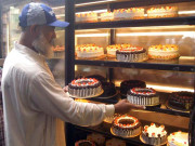 عیدالفطر پر مٹھائی اور بیکری آئٹمز کی قیمتوں میں اضافہ ہوگیا