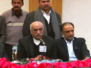 کمیشن کی رپورٹ تسلیم ہے مگر انتخابات میں دھاندلی سے متعلق اپنے مؤقف پر قائم ہیں خورشید شاہ
