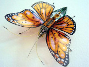 کمپیوٹر کے ناکارہ پرزے ڈھلے خوش رنگ تتلیوں میں