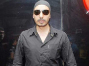 بااثر افراد کا دباؤ گلوکار سکھبیر سنگھ فرار ہو کر دبئی پہنچ گئے