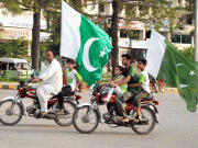 یوم آزادی پر نوجوانوں کی ون ویلنگ