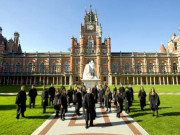 3 پاکستانی خواتین یونیورسٹی آف لندن سے ایل ایل بی کی ٹاپ ٹین فہرست میں شامل