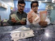 ڈالر 2 روپے 3 پیسے اضافے کے بعد 104 روپے سے تجاوز کرگیا