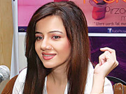 رابی پیرزادہ 2سال بعد دوبارہ گلوکاری کی طرف آگئیں