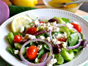 تازہ سلاد اور لیموں کا شربت