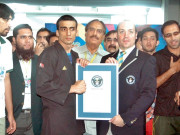 نوجوانوں کے مزید8عالمی ریکارڈسوا 3 منٹ میں3 روٹیاں بنائیں