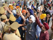 بھارت میں سکھوں کی مذہبی کتاب کی بے حرمتی پر ہنگامے4افراد ہلاک100زخمی