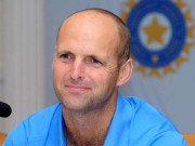 سابق کوچ گیری کرسٹن نے دھونی کے ناقدین کو آڑے ہاتھوں لے لیا