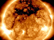 سورج میں زمین سے 50 گنا بڑے سوراخ کا پتہ چلالیاگیا