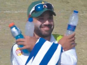 رضوان کا مسخرا پن ناٹ آؤٹ کا اشارہ کر کے انگلش پلیئرز کو چڑاتے رہے