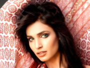 اداکاری میں قدم رکھنے کے باوجود فیشن انڈسٹری نہیں چھوڑوں گی آمنہ الیاس