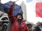 پیرس حملوں کے بعد یورپ اور امریکا میں مسلمان اجنبی بن گئے