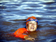 ہالینڈ کی خاتون سفیر نے دریائے نیل تیر کر عبور کرلیا