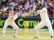 ناتھن لیون کوملنے والی ’ لائف لائن ‘ سے تنازع ہوگیا