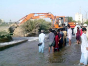 کراچی میں میٹھے پانی کی پائپ لائن کا پھٹنا