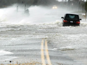 امریکا تاریخ کے سب سے بڑے طوفان کی لپیٹ میں آگیا11 ریاستوں میں ایمرجنسی نافذ