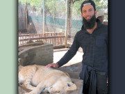 معین علی تیسرے ٹیسٹ سے قبل شیروں کی ’کچھار‘ میں گھس گئے