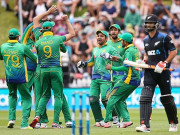 تیسرے ایک روزہ میچ میں پاکستان کا نیوزی لینڈ کے خلاف ٹاس جیت کر بیٹنگ کا فیصلہ