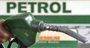 پٹرولیم مصنوعات کی قیمتوں میں کمی کیلیے سڑکوں پرآئینگے پی ٹی آئی