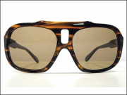 حالِ دل سناتے ہیں عینک ہٹا کر