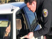 آسٹریلوی ٹریفک پولیس  ڈرائیوروں کو ’ رشوت‘ دینے لگی