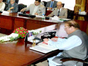 پی آئی اے کی نجکاری کے معاملے میں حکومت میں بھی پھوٹ پڑ گئی