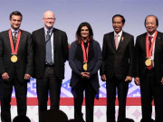 فائزہ اور عارف نقوی نے انسانیت کی خدمت کا عالمی ایوارڈ حاصل کرلیا