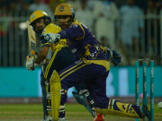 سابق عظیم بیٹسمین ویون رچرڈز کوئٹہ کے کھلاڑیوں کیساتھ گھل مل گئے