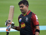 پی ایس ایل عمر اکمل 335 رنز بناکر سب سے آگے