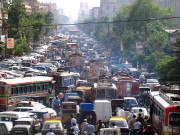 ٹریفک پولیس کی نصف نفری دفاعی نمائش کیلئے تعینات ٹریفک جام سے شہری اذیت کا شکار