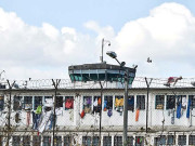 کولمبیا کی ایسی جیل جہاں قیدی اسلحے سے لیس اور محافظ نہتے ہیں