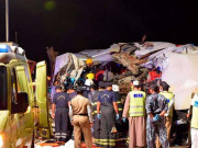 عمان میں بس اور ٹرک کے تصادم میں 2 پاکستانی سمیت 18 افراد ہلاک