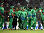 کرکٹرز نے سر شرم سے جھکا دیے