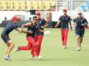 چھکوں اورچوکوں کی سونامی نے بھارت کا رخ کرلیا