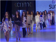 لاہور میں رنگا رنگ فیشن ویک میں ماڈلز کے ریمپ پر جلوے