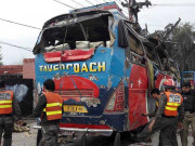 پشاور میں سرکاری ملازمین کی بس میں دھماکا 16 افراد جاں بحق اوردرجنوں زخمی