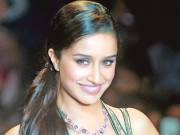 فیشن اور اسٹائل میں کسی کے پیچھے نہیں بھاگتی شردھا کپور