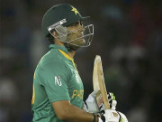 کوچ نے شکست کا سارا غصہ عمر اکمل پر نکال دیا