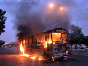 منی بس میں انسانوں کو جلانے کے مقدمے کا فیصلہ نہ ہو سکا 