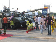 دفاعی نمائش ختم6 دن سے محصور مکینوں کو آج’’رہائی‘‘ مل گئی 