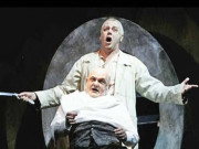 ڈرامے کی پرفارمنس کے دوران گلے ’’کٹ‘‘ گئے