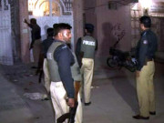 لاہور کی مون مارکیٹ میں پولیس کا سرچ آپریشن 35 مشکوک افراد زیر حراست