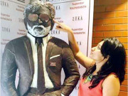 پرستار نے چاکلیٹ سے رجنی کانت کا مجسمہ بنالیا