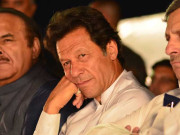 تحریک انصاف کے بانی ارکان کا عمران خان سے پارٹی چیرمین شپ سے مستعفی ہونے کا مطالبہ