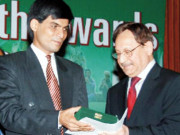 نابینا نوجوان کروڑوں بینائوں سے زندگی کی دوڑ میں آگے…     