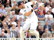 اوول ٹیسٹانگلینڈ385رنز پر آئوٹپرائر کی نصف سنچریمورکل نے 4وکٹیں لیں