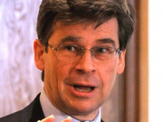  پاکستان دہشتگردی کیخلاف جنگ میں تعاون کررہا ہےایڈم تھامسن