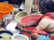 اپنے گھر کی خاطر کئی گھروں کا بوجھ اٹھاتی۔۔۔۔۔ ماسی   