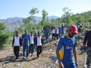 ان فٹ آگے سپر فٹ پیچھے